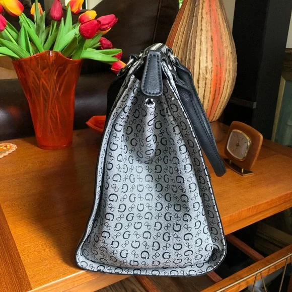 Guess Purse/Tote Bag - Picture 9 of 14